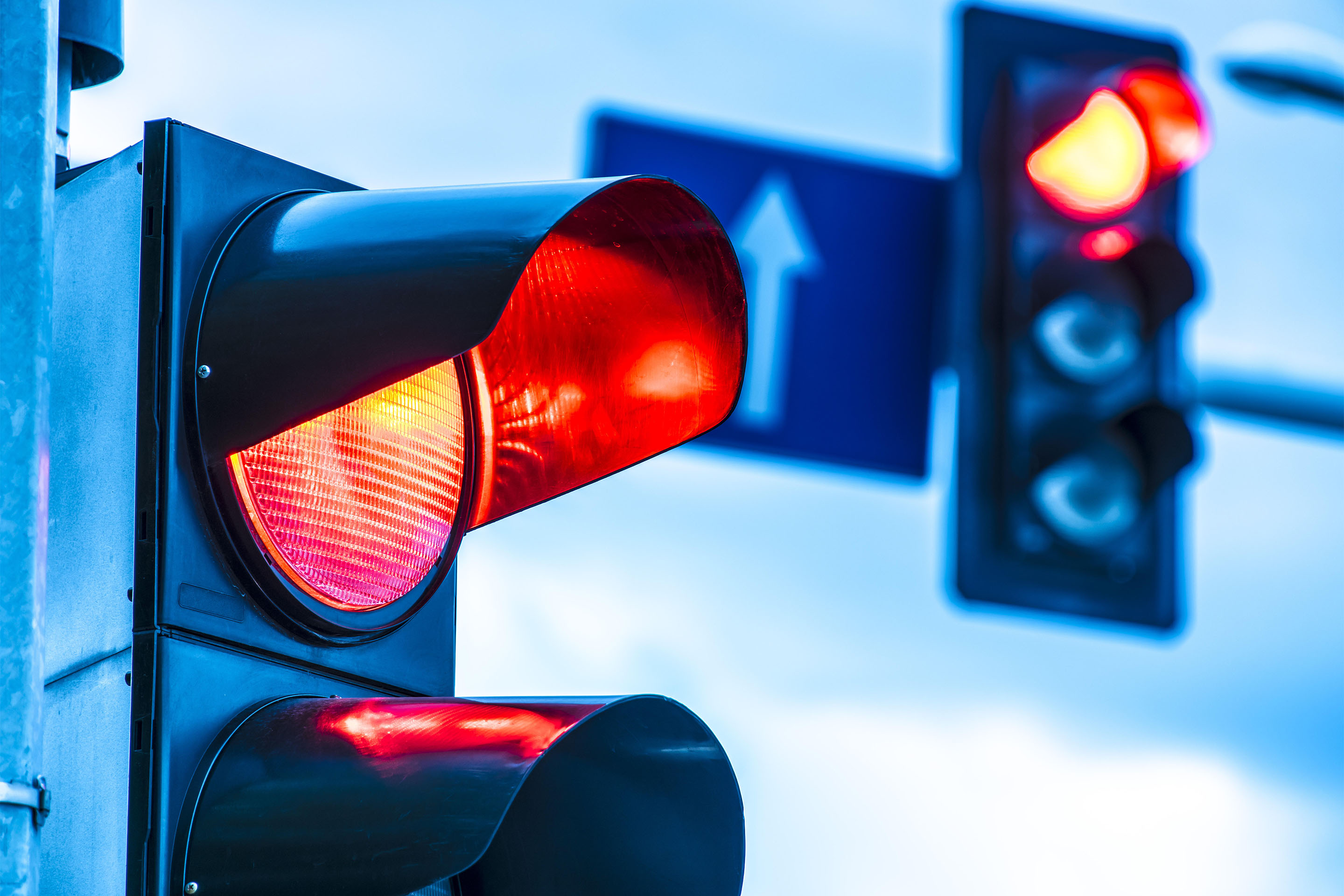 Traffic lights over urban intersection - Konjunkturindikator